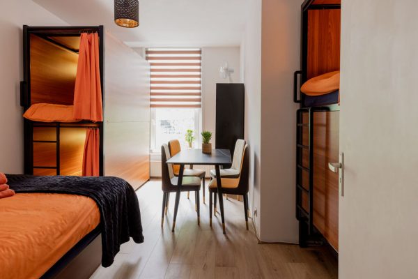 Private room 6 person